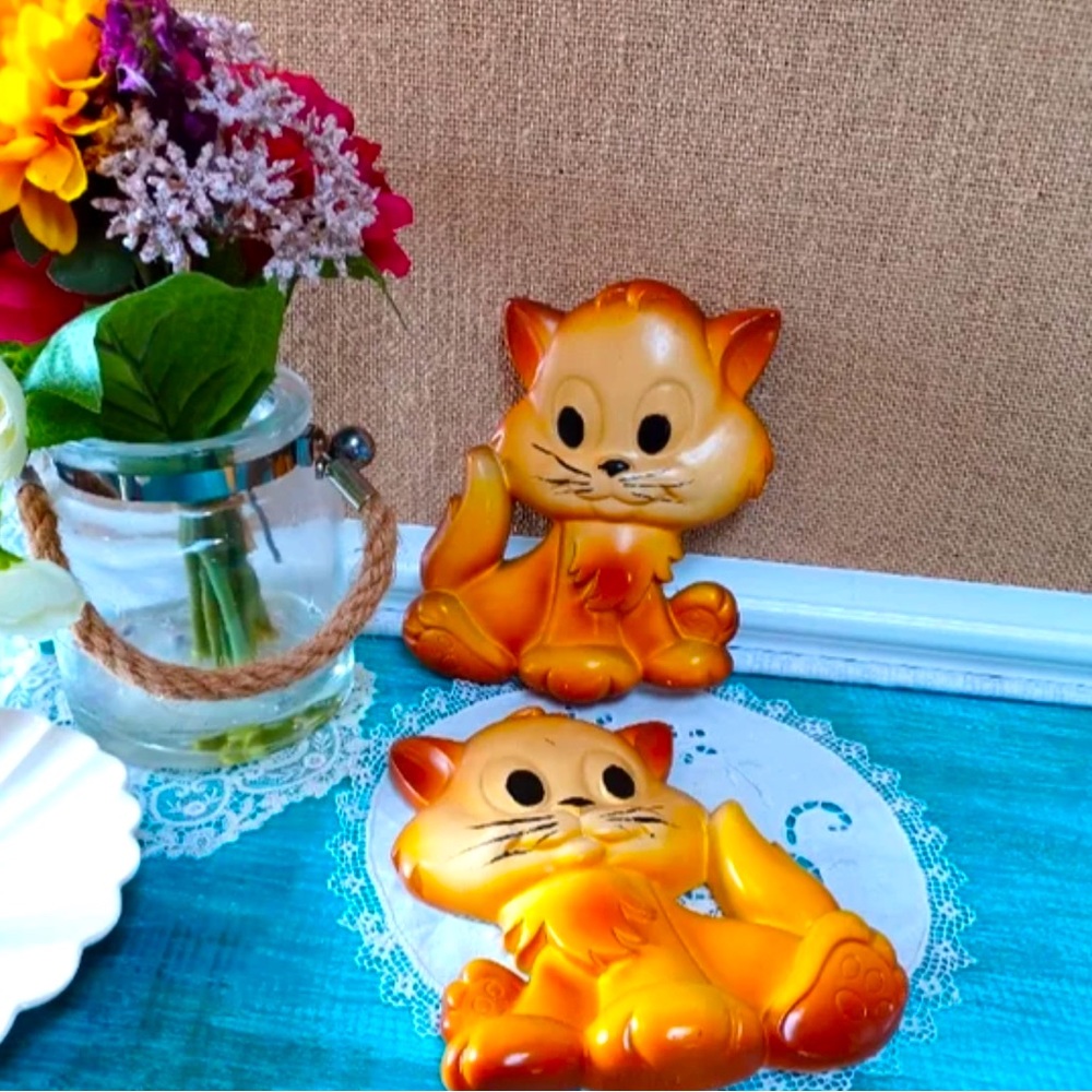 2pc. Miller Studio Chalkware Hanging Cats 5.5"